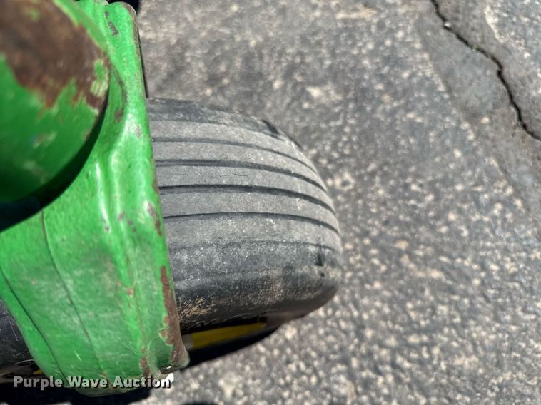 image for item ED4082 2017 John Deere 661R ZTR lawn mower