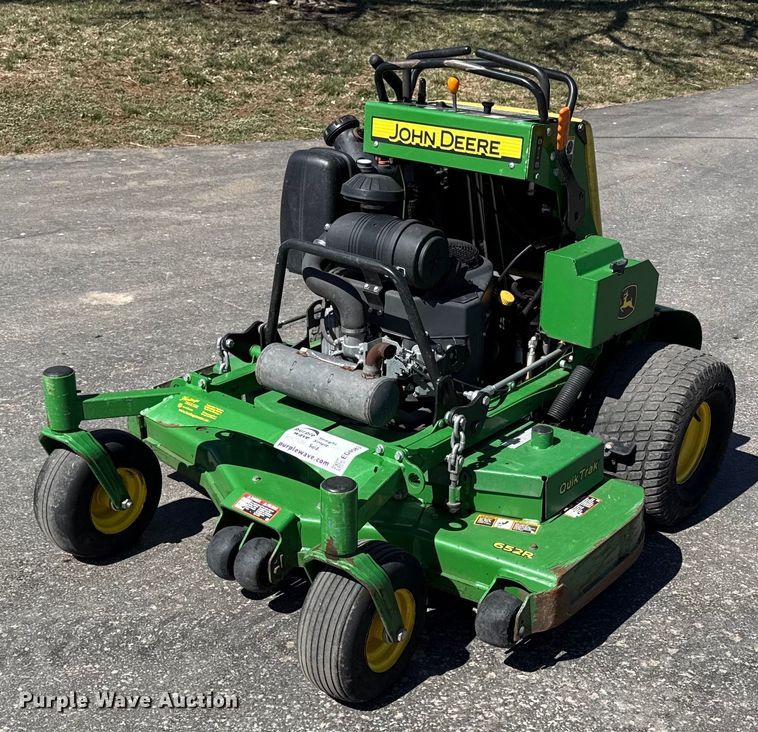 image for item ED4083 2019 John Deere 652R ZTR lawn mower