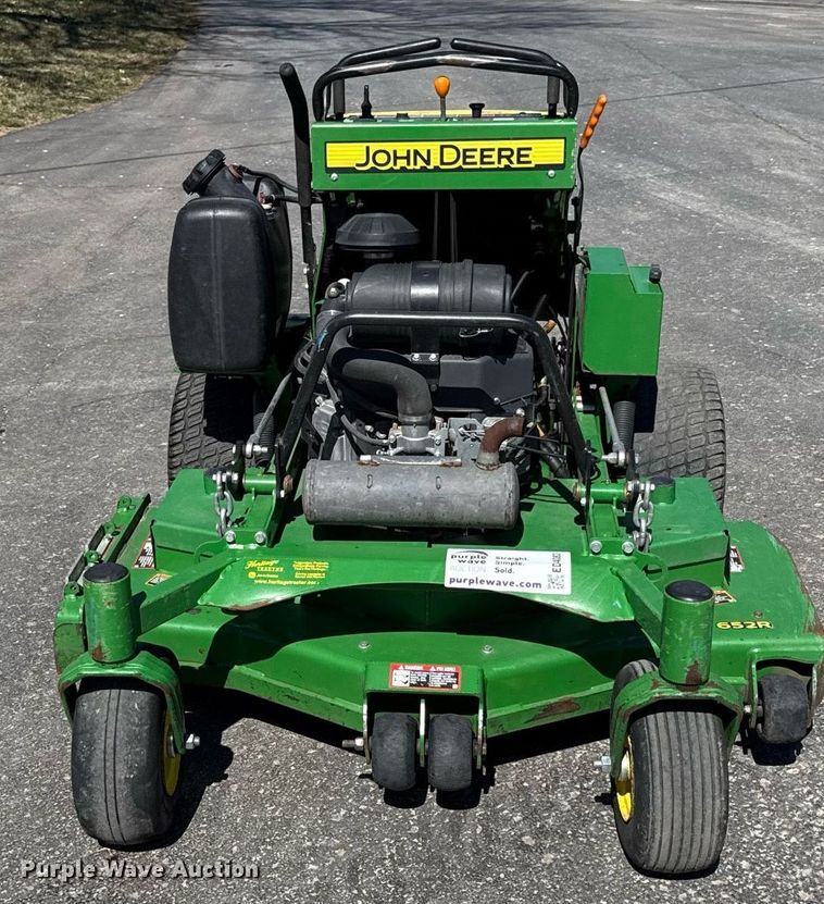 image for item ED4083 2019 John Deere 652R ZTR lawn mower
