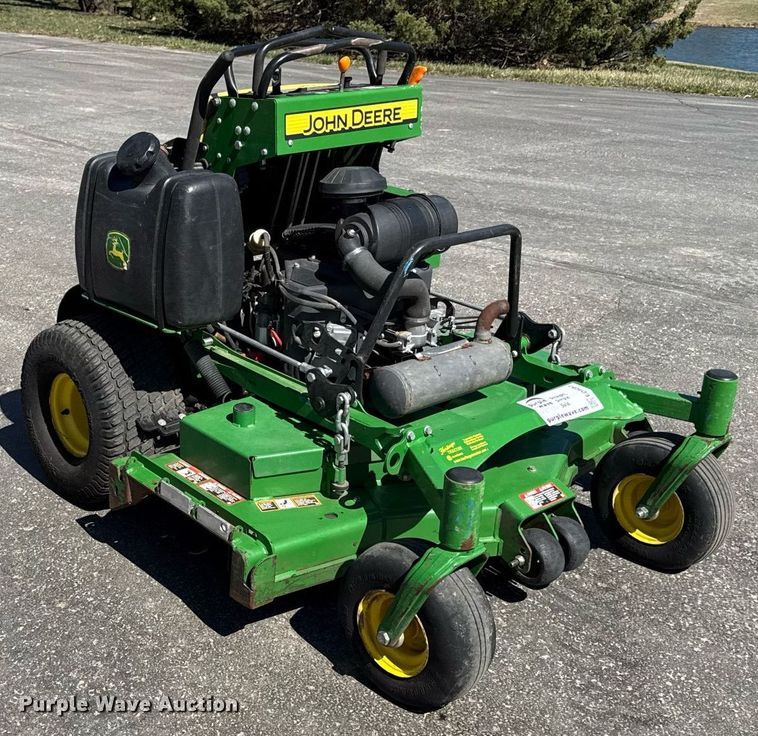 image for item ED4083 2019 John Deere 652R ZTR lawn mower