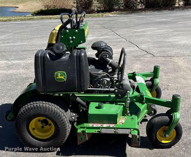 image for item ED4083 2019 John Deere 652R ZTR lawn mower