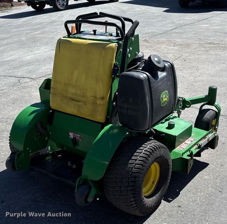 image for item ED4083 2019 John Deere 652R ZTR lawn mower