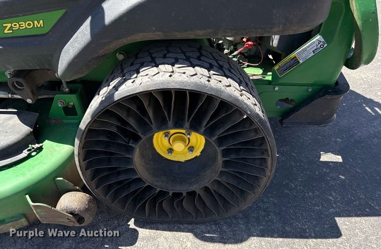 image for item ED4085 2013 John Deere Z930M ZTR lawn mower