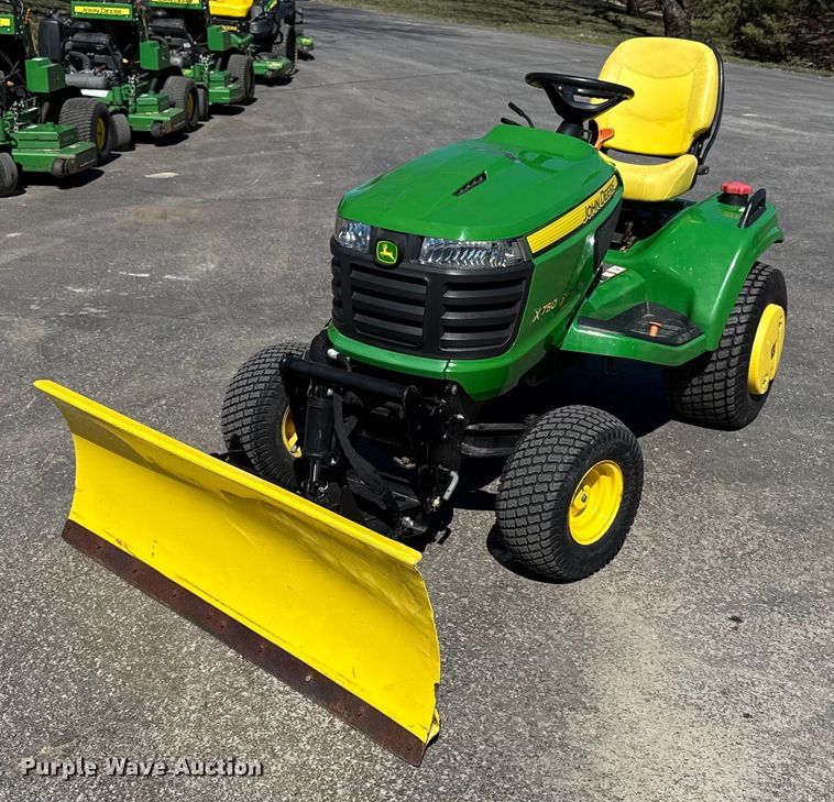 image for item ED4087 2013 John Deere X750 lawn mower