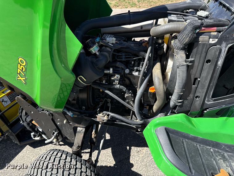 image for item ED4087 2013 John Deere X750 lawn mower