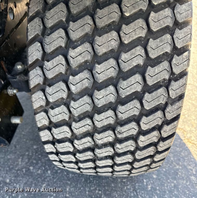 image for item ED4087 2013 John Deere X750 lawn mower