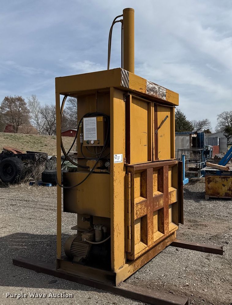 image for item ED4097 Bundle Bee 60 cardboard baler 