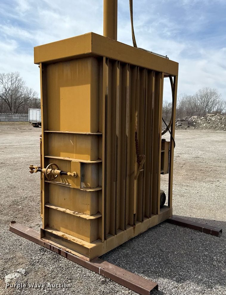 image for item ED4097 Bundle Bee 60 cardboard baler 