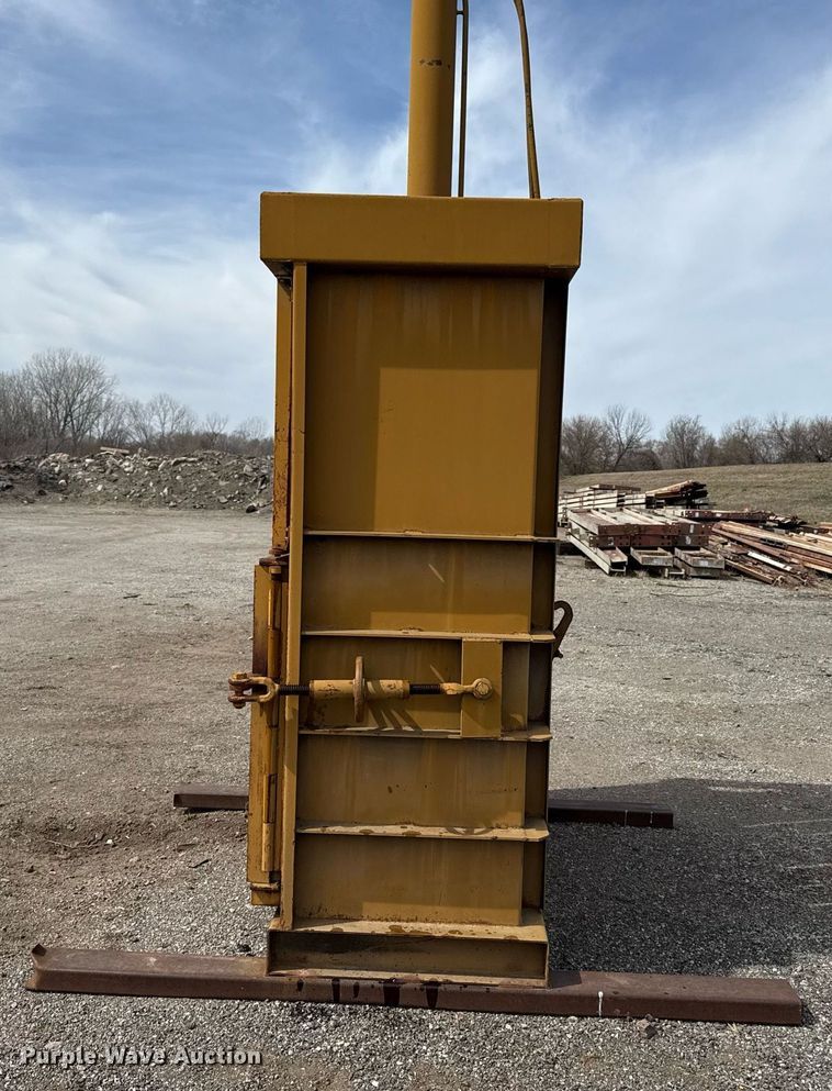 image for item ED4097 Bundle Bee 60 cardboard baler 