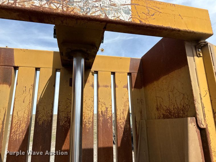 image for item ED4097 Bundle Bee 60 cardboard baler 