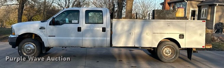 image for item ED4099 2004 Ford F450 Super Duty XL Crew Cab utility / service truck
