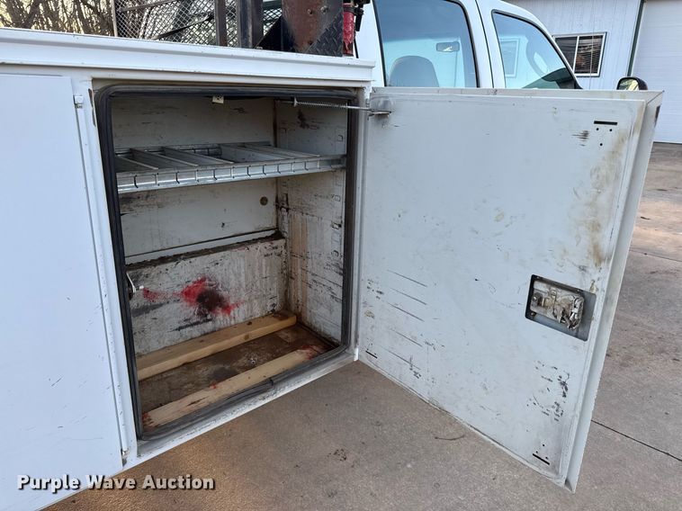 image for item ED4099 2004 Ford F450 Super Duty XL Crew Cab utility / service truck