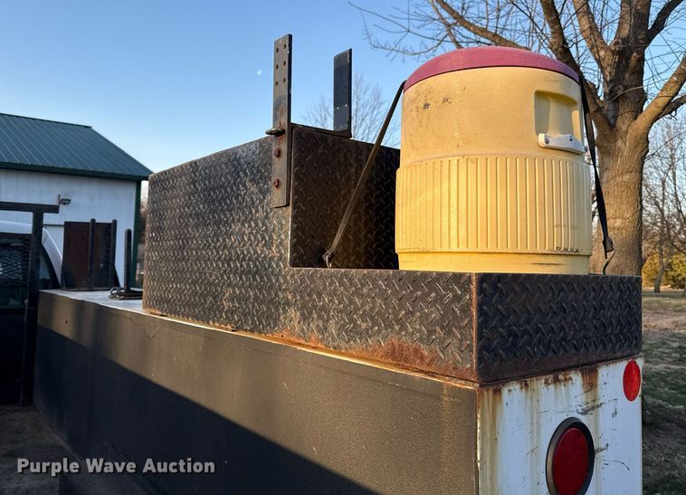 image for item ED4099 2004 Ford F450 Super Duty XL Crew Cab utility / service truck