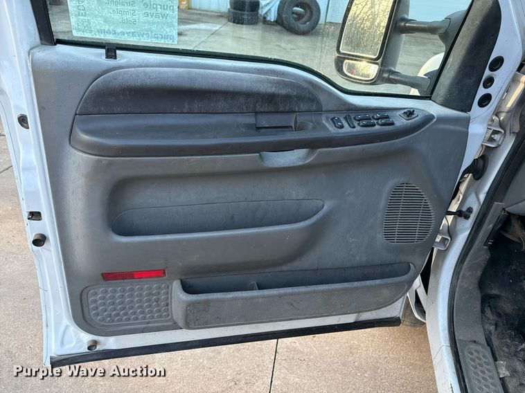 image for item ED4099 2004 Ford F450 Super Duty XL Crew Cab utility / service truck