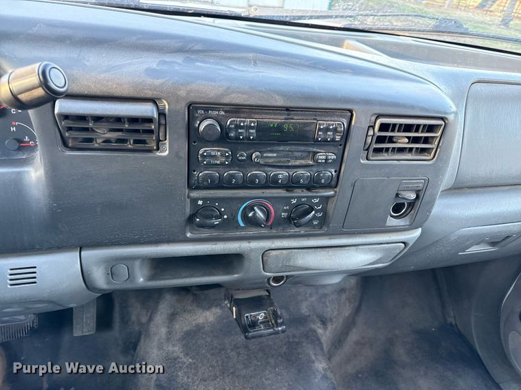 image for item ED4099 2004 Ford F450 Super Duty XL Crew Cab utility / service truck