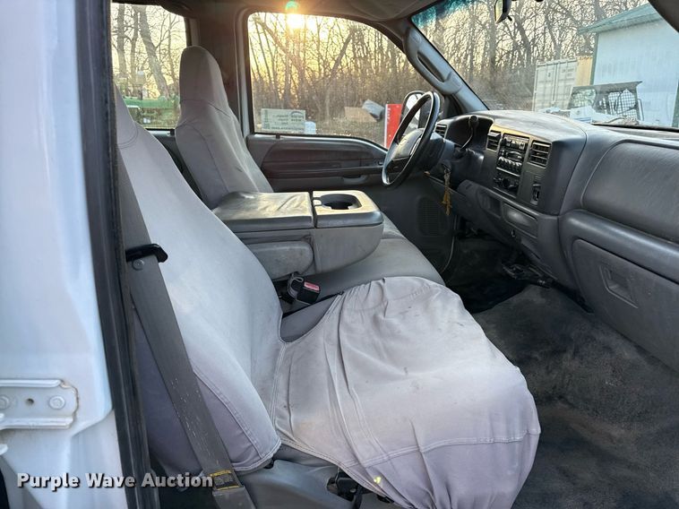 image for item ED4099 2004 Ford F450 Super Duty XL Crew Cab utility / service truck