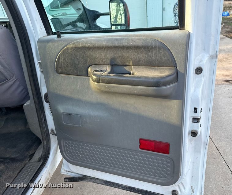 image for item ED4099 2004 Ford F450 Super Duty XL Crew Cab utility / service truck