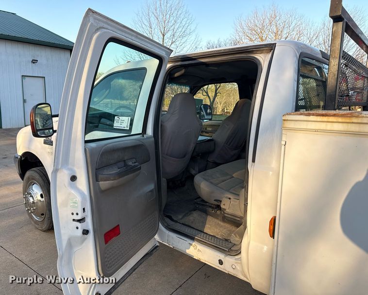 image for item ED4099 2004 Ford F450 Super Duty XL Crew Cab utility / service truck