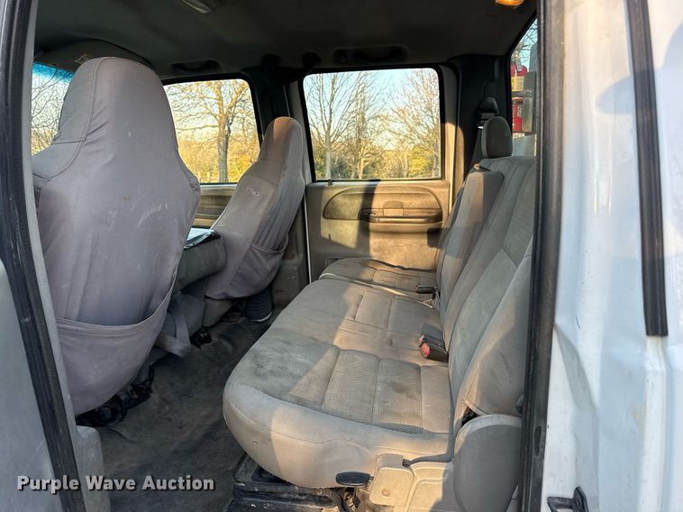 image for item ED4099 2004 Ford F450 Super Duty XL Crew Cab utility / service truck