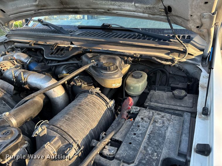 image for item ED4099 2004 Ford F450 Super Duty XL Crew Cab utility / service truck