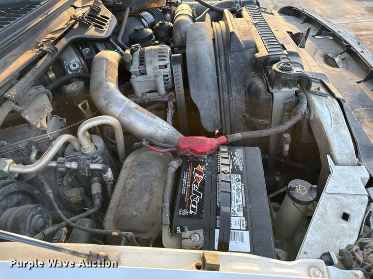 image for item ED4099 2004 Ford F450 Super Duty XL Crew Cab utility / service truck