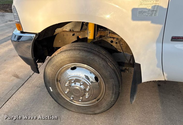 image for item ED4099 2004 Ford F450 Super Duty XL Crew Cab utility / service truck
