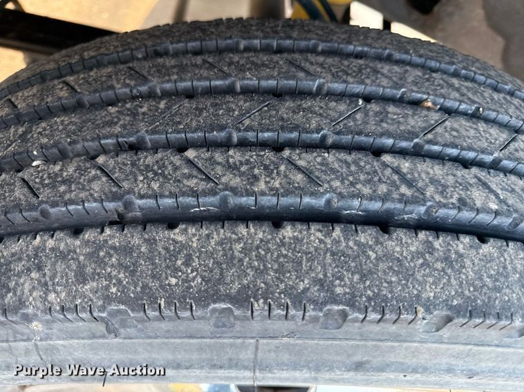 image for item ED4099 2004 Ford F450 Super Duty XL Crew Cab utility / service truck