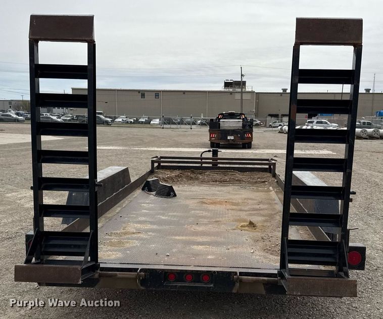 image for item ED4103 2004 Road Hog Uniloader equipment trailer