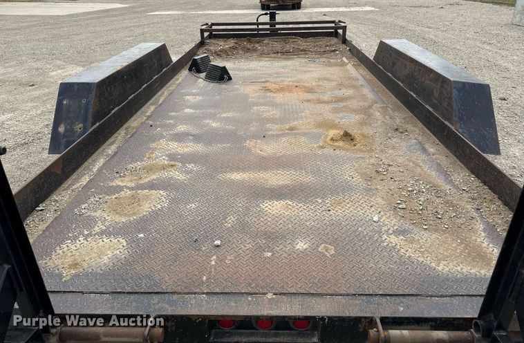 image for item ED4103 2004 Road Hog Uniloader equipment trailer