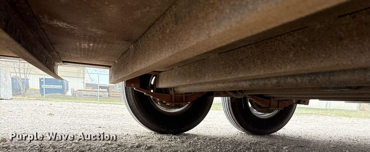 image for item ED4103 2004 Road Hog Uniloader equipment trailer