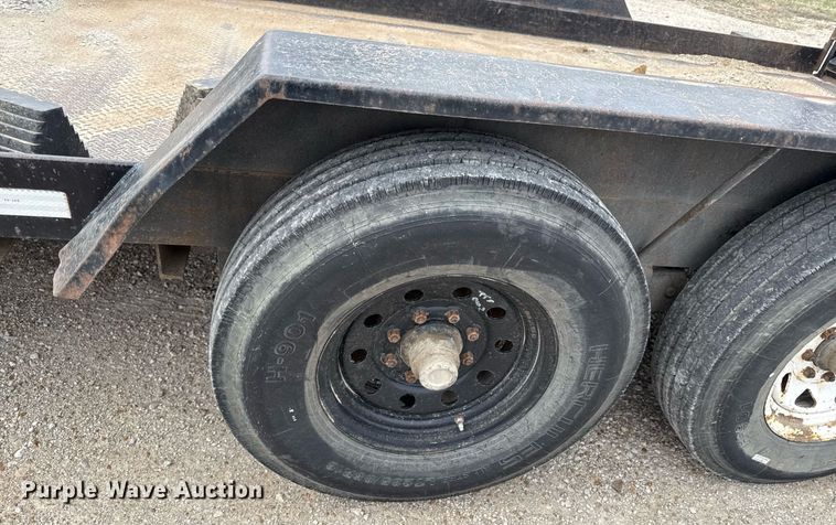 image for item ED4103 2004 Road Hog Uniloader equipment trailer