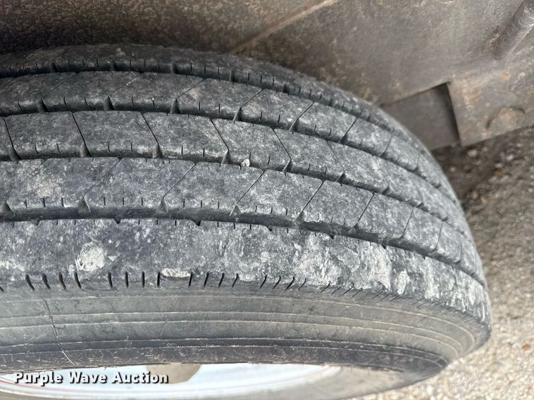 image for item ED4103 2004 Road Hog Uniloader equipment trailer