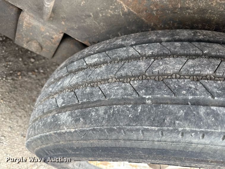 image for item ED4103 2004 Road Hog Uniloader equipment trailer