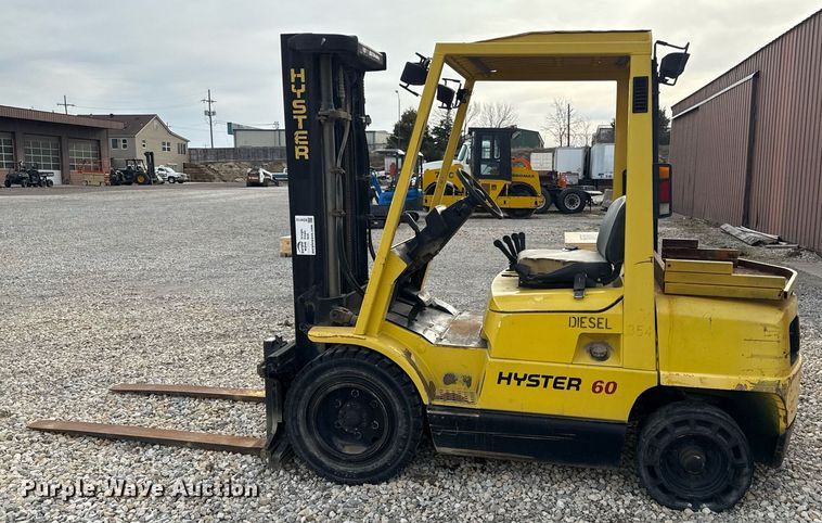 image for item ED4112 2001 Hyster H60XM  forklift