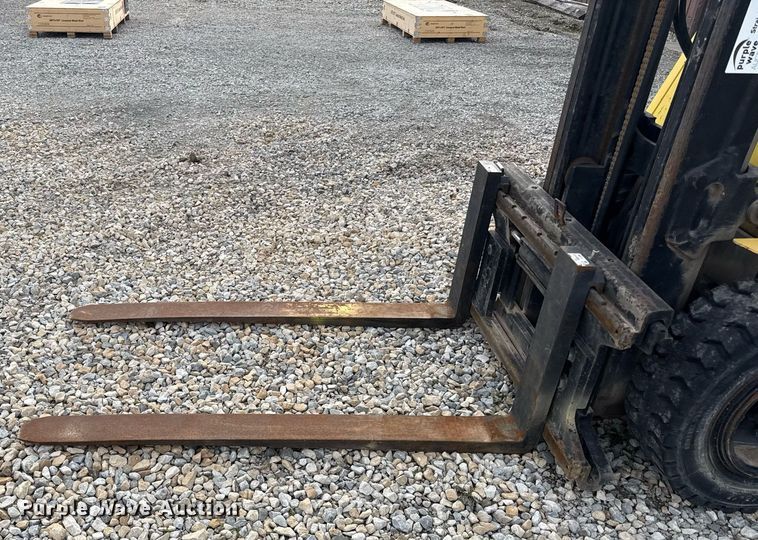 image for item ED4112 2001 Hyster H60XM  forklift