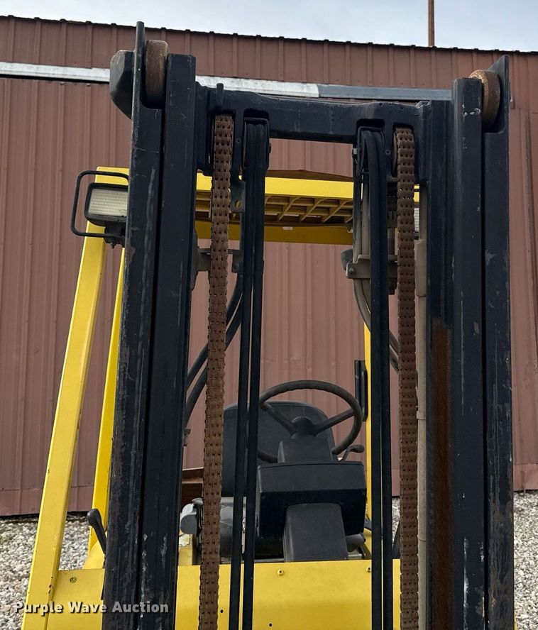 image for item ED4112 2001 Hyster H60XM  forklift