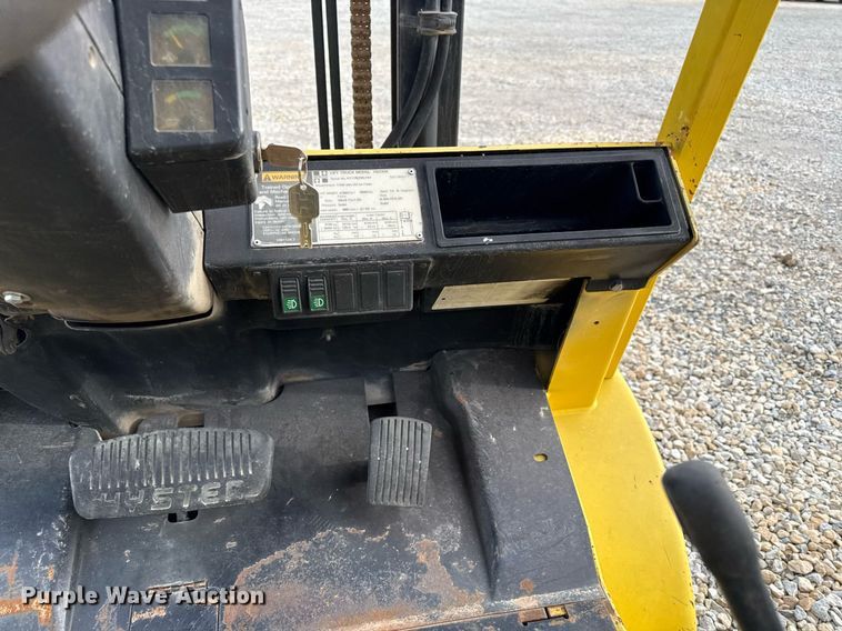 image for item ED4112 2001 Hyster H60XM  forklift
