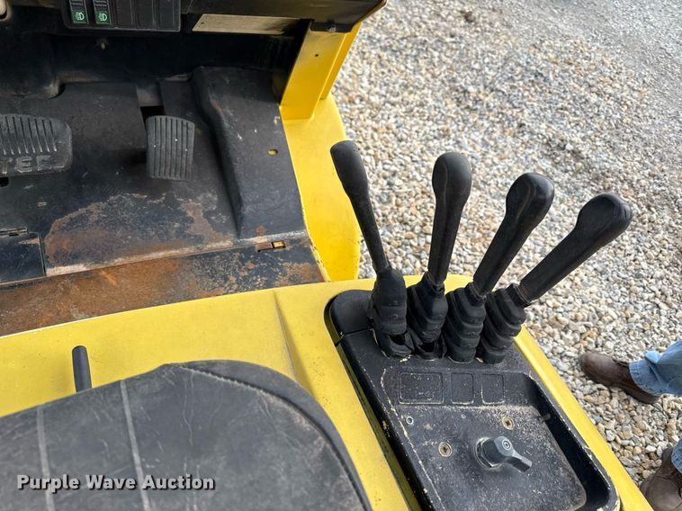 image for item ED4112 2001 Hyster H60XM  forklift