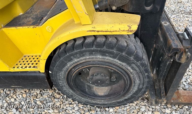 image for item ED4112 2001 Hyster H60XM  forklift