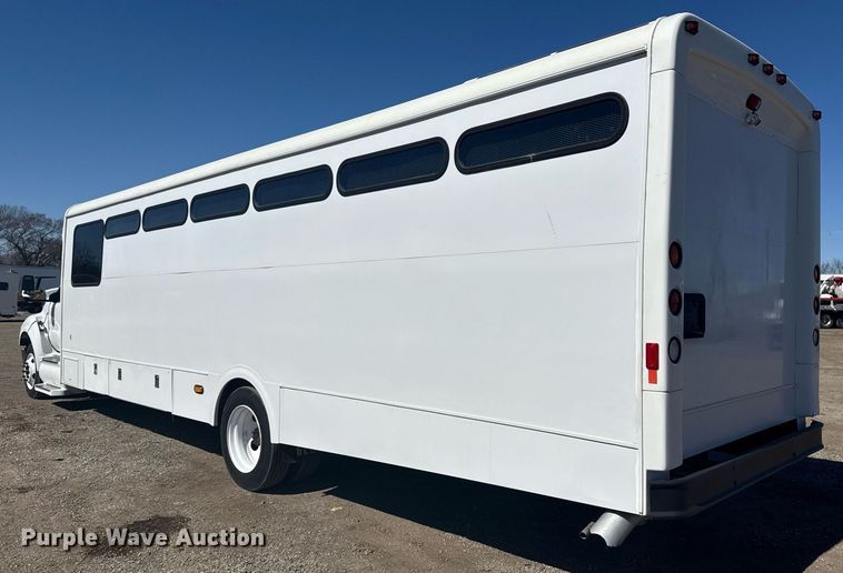 image for item EG2592 2008 Ford F650 Super Duty shuttle bus