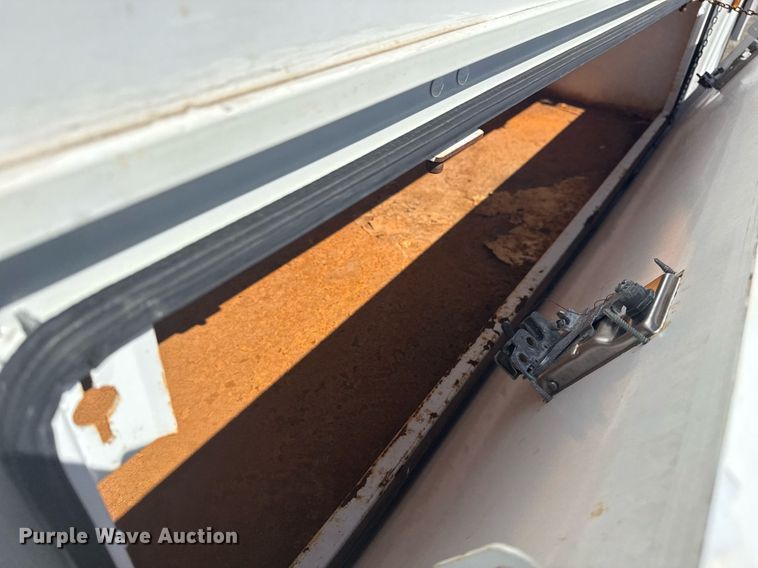 image for item EG2592 2008 Ford F650 Super Duty shuttle bus