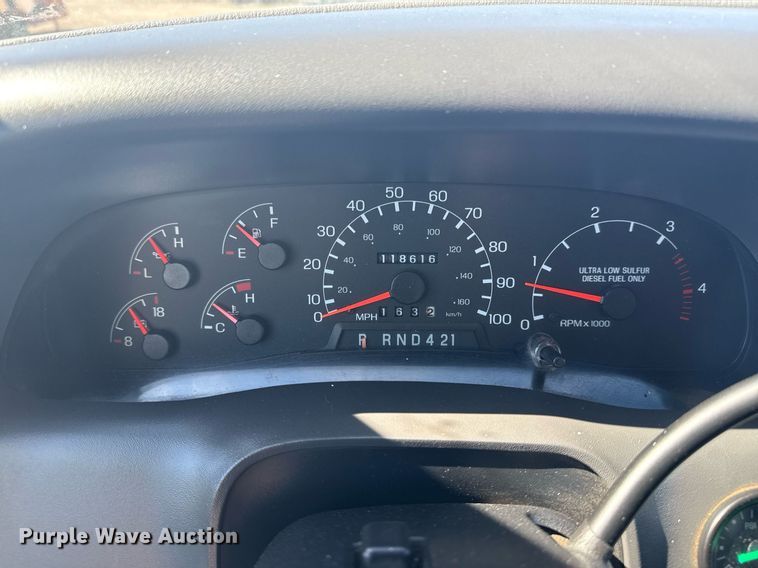 image for item EG2592 2008 Ford F650 Super Duty shuttle bus