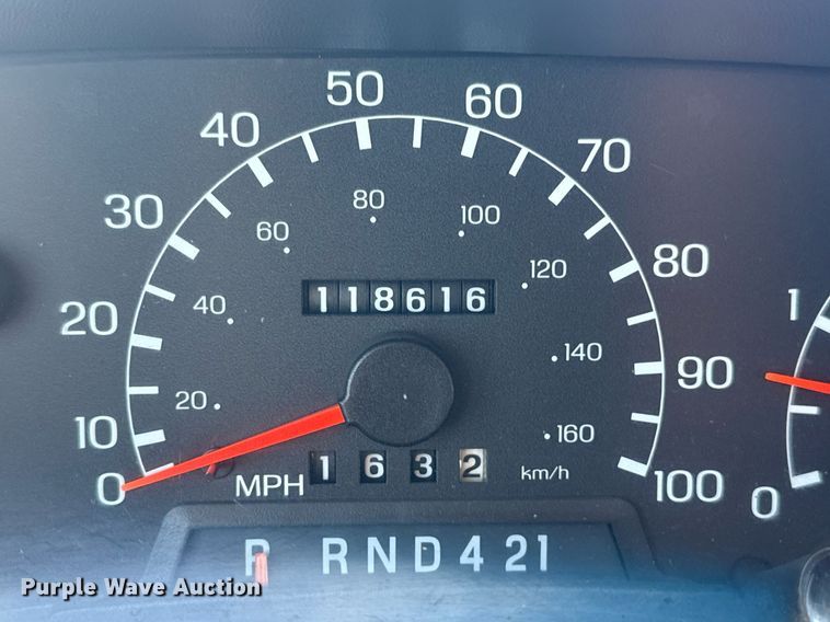 image for item EG2592 2008 Ford F650 Super Duty shuttle bus