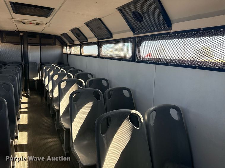 image for item EG2592 2008 Ford F650 Super Duty shuttle bus