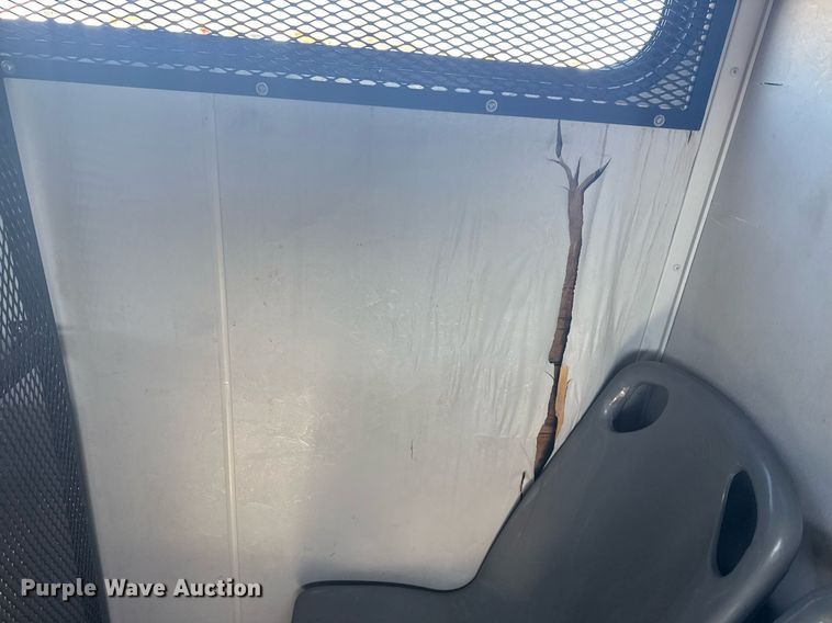 image for item EG2592 2008 Ford F650 Super Duty shuttle bus