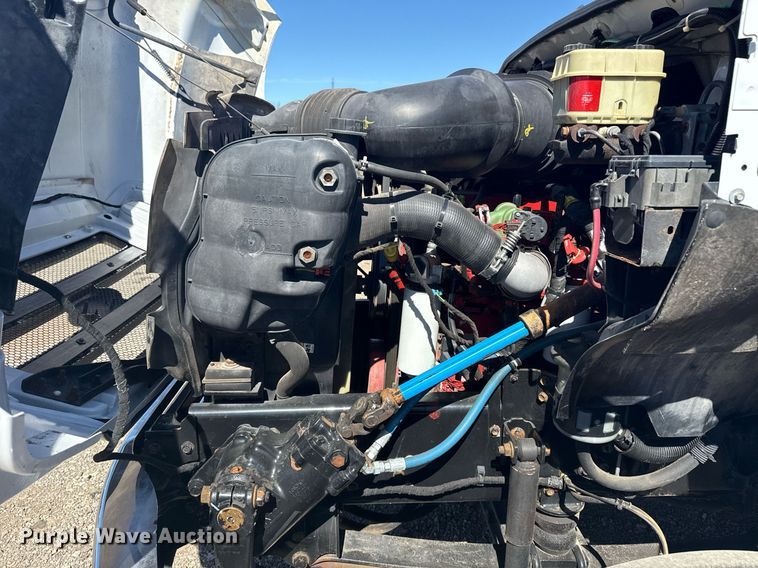 image for item EG2592 2008 Ford F650 Super Duty shuttle bus