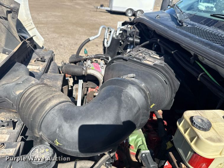 image for item EG2592 2008 Ford F650 Super Duty shuttle bus