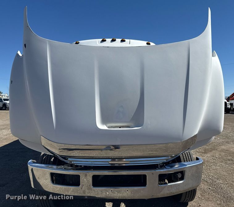 image for item EG2592 2008 Ford F650 Super Duty shuttle bus