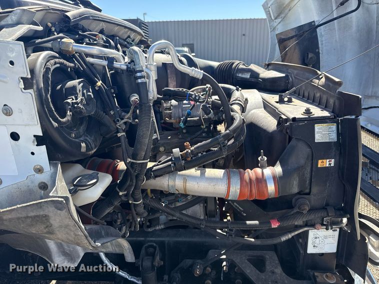 image for item EG2592 2008 Ford F650 Super Duty shuttle bus