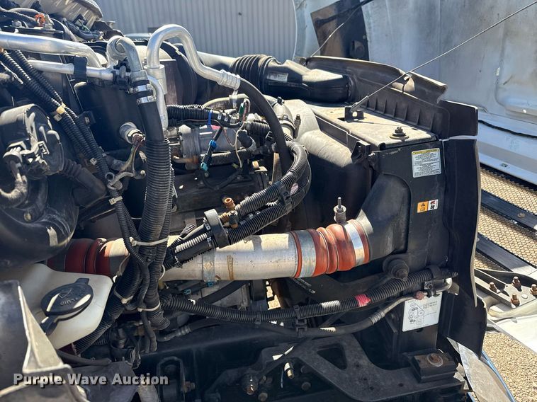 image for item EG2592 2008 Ford F650 Super Duty shuttle bus